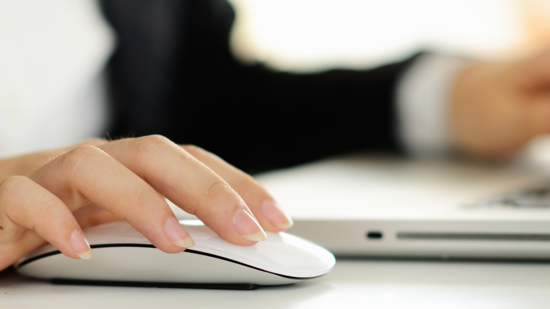 Illustration af hvorfor man faar tennisalbue